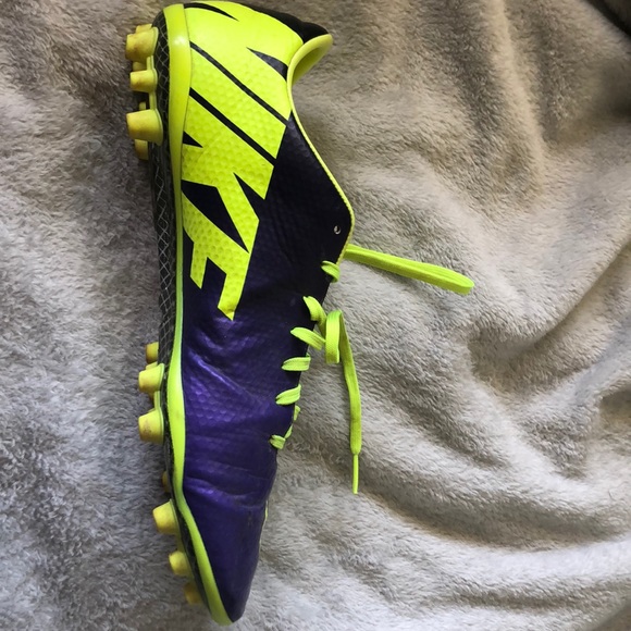 Nike Mercurial woman’s soccer clears - Picture 3 of 8
